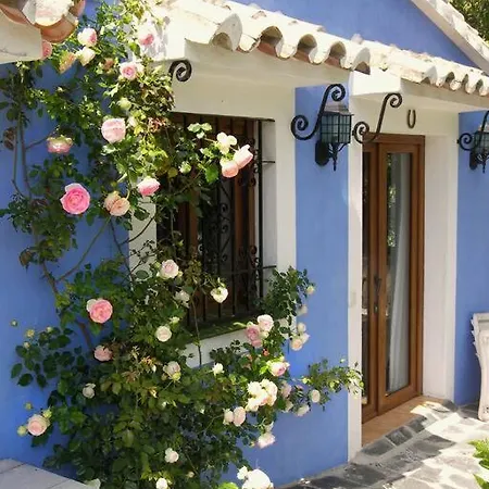 Private & Pool Nr Puerto Banus Villa *