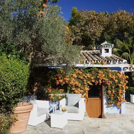 Private & Pool Nr Puerto Banus Villa Marbella
