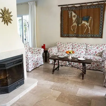 Private & Pool Nr Puerto Banus Villa Marbella